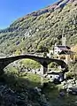 Steinbrücke über die Maggia