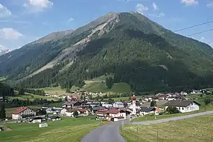 Gries im Sellrain, im Hintergrund der Freihut
