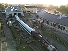 Foto aus der Luft; Südosten zu sehen die Dampflokhalle, das Wasserhaus und das Rundhaus.