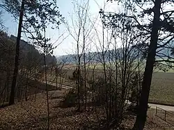 Blick von der Josefskapelle nach links und rechts in das Naturschutzgebiet Haigergrund.
