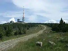 Der Brocken wird Schauplatz in Teil 3, wobei die Aufnahmen auf dem Hexentanzplatz bei Thale entstanden
