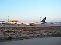 Blue Panorama Boeing 757-200 auf dem Vorfeld