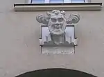 Büste Blums auf dem Robert-Blum-Hof, einem Gemeindebau in Wien-Brigittenau