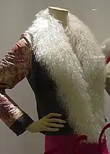 Boa aus Tibetlamm in einem Schaufenster