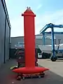 Langer schmaler Kippkiel mit Kielbombe (unten)