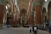 Fünfschiffiges Langhaus der Basilika San Petronio in Bologna