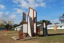 Skulptur auf dem Gelände des Bonegilla Migrant Camp