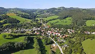 Ostansicht von Brand-Laaben; im Vordergrund Laaben und dahinter Brand