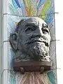 Büste Karl Renners in der Brauhausstraße in Schwechat, an der Stelle des ehemaligen Braufestsaals Zur Kohlstaude
