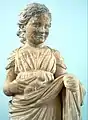 Mädchenstatue (arktos) mit Kaninchen.4. Jh. v. Chr.