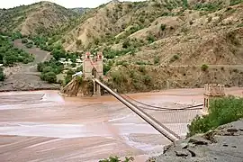 … der Río Pilcomayomit Brücke