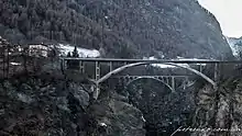 Im Vordergrund die Illasbrücke, dahinter die Merjubrücke.