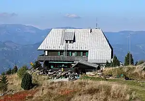 Südansicht des Alpenvereinshauses
