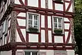 Eck- und Bundständer des Hauses sind reich beschnitzt