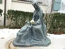 Froschkönig-Brunnenplastik (1945) von Adele Schallenmüller (1887–1980), an der Ermitagestrasse 25 in Arlesheim