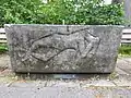 Brunnenrelief, Liegende, 1952. Friedhof am Hörnli, Riehen, Basel. Von Alfred Wymann (1922) Bildhauer.
