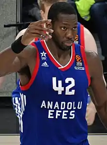 Dunston 2012 im Trikot von Varese