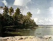 Bucht mit Eingeborenenhaus auf der Insel Yap, historische Aufnahme von 1910