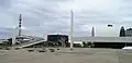 Bürgerplatz (Praça Civica) mit Lateinamerika-Parlament, davor die Hand, rechts die Tiradentes Veranstaltungshalle
