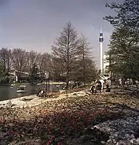 BUGA im Stadtgarten. Am Festplatz war ein Aussichtsturm aufgebaut.