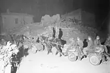 Pferdegespanne aus je zwei If.8 1944 in Italien