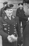 Auszeichnung eines Marinesoldaten (U-Boot-Besatzung) mit dem Deutschen Kreuz in Gold (1942)