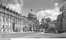 Schloßstraße und Steubenplatz, rechts das Stadtschloss