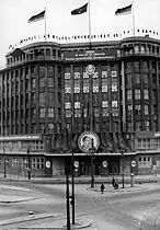 „Haus des Zentralkomitees“ der SED 1951 im ehemaligen Haus der Reichsjugendführung, vormals Kaufhaus Jonaß