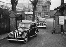 BMW 321 verlassen das Eisenacher Werks­gelände, Dezember 1948