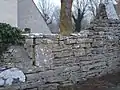 Kirchhofsmauer mit Schießscharten