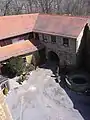 Blick vom Turm in den Innenhof mit Torhaus