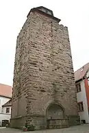 Der 25 m hohe Bergfried