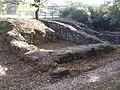 Die nordwestliche Häuserzeile der mittelalterlichen Stauferschen Burgansiedlung, die Stadtrechte besaß. Zugang von der der Wehrmauer abgewandten Seite.