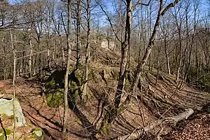 Burg Hattstein beziehungsweise was davon übrig ist