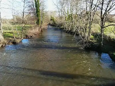 Die Côle flussaufwärts von Valade