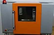 Computertomograph mit Streifenlicht-Abtastung als Hybrid-Gerät