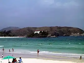 Strand „Praia do Forte“ mit der St. Matthäus-Festung