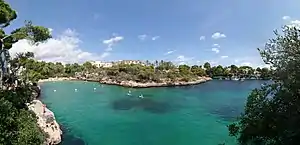 Cala Ferrera (Ort, Bucht und Strand)