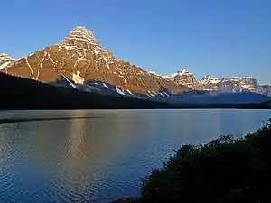 Ältester Nationalpark in Kanada, Mount Chephren und Waterfowl Lake (vom  Icefields Parkway aus)