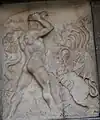 Basis der Eckpilaster, Reliefs mit Taten des Herkules, rechts innen. Herkules besiegt die Hydra.