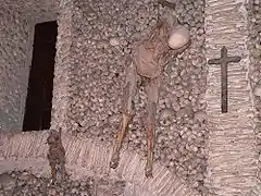 Die zwei "hängenden Toten"