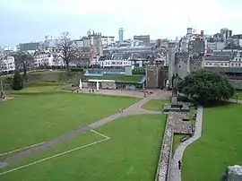 Blick auf Cardiff Castle und das Stadtzentrum