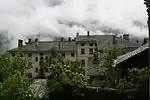 Casa di Mezzo (rechts) und Casa Antonio (links), Soglio