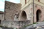 Das Wehrtor Porta Castello im Ortskern