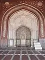 Seilstäbe als Teile der Mihrab-Einfassung in der Moschee des Taj Mahal, Agra (17. Jh.)