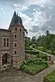 Das Schloss mit einem Teil des Gartens