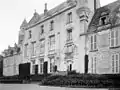 Schloss in Fresneaux-Montchevreuil