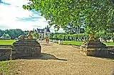Chateau de Chenonceaux – Eingang zum Park mit Sphingen