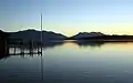 Blick von Urfahrn über den Chiemsee auf Bernau