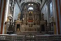 Hauptaltar der Kirche Santa Maria la Nova in Neapel